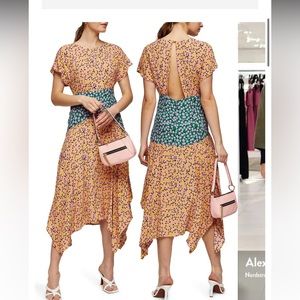 Floral Print Short Sleeve Midi Dress
TOPSHOP